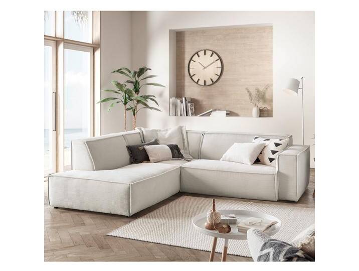 Candy Upper East modernes Sofa in Feincord oder Breitcord mit Biesenaht Schaumpolsterung sowie schwarze Fußgleiter Candy Upper East modernes Sofa in Feincord oder Breitcord mit Biesenaht Schaumpolsterung sowie schwarze Fußgleiter von Candy-Polstermöbel