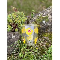 Hibiskus Kaffeebecher Gelb Trinkglas Iced Coffee Sommer von SofiesGarden