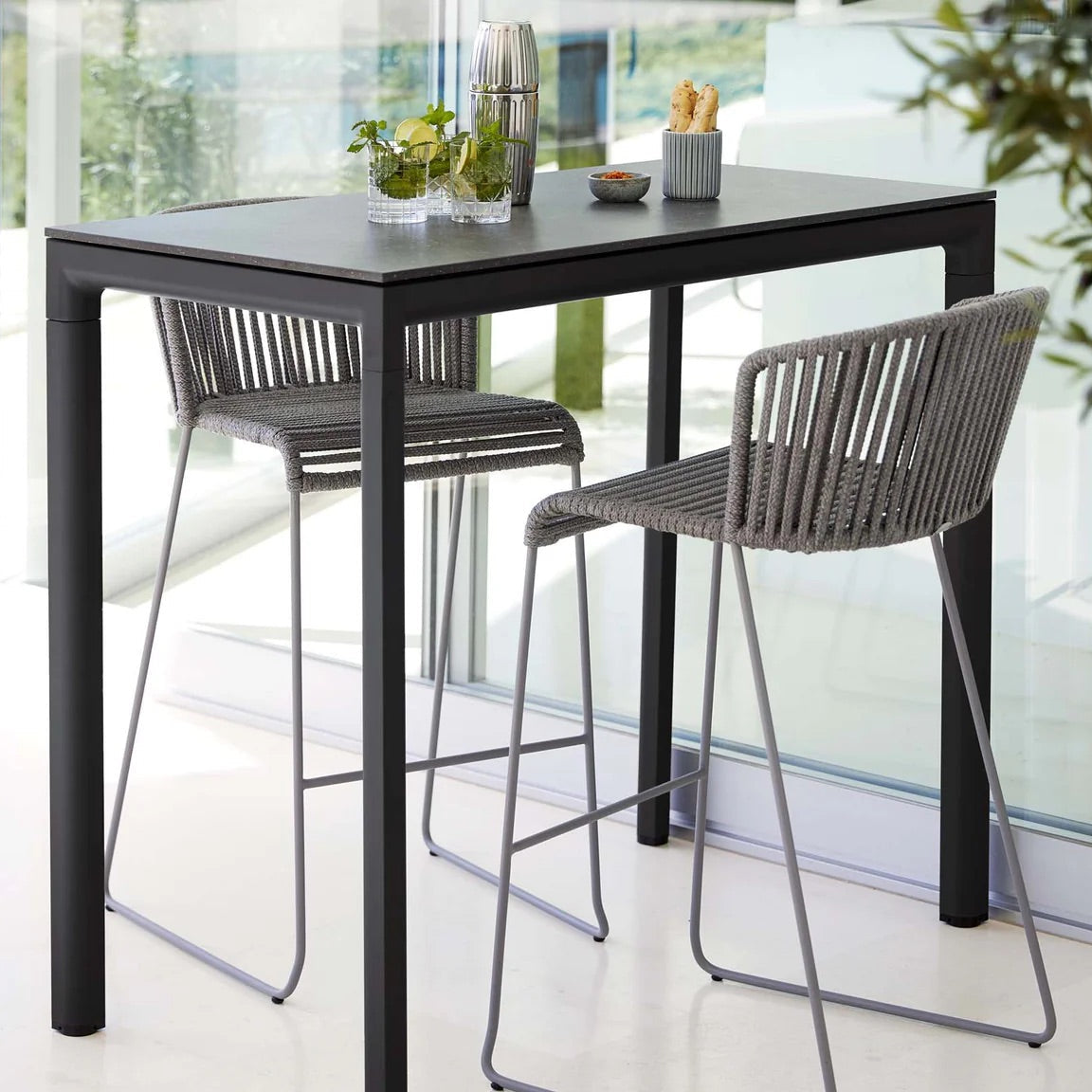 Cane-Line I Drop Stehtisch 150 cm, rechteckig Cane-Line I Drop Stehtisch 150 cm, rechteckig von Cane-Line