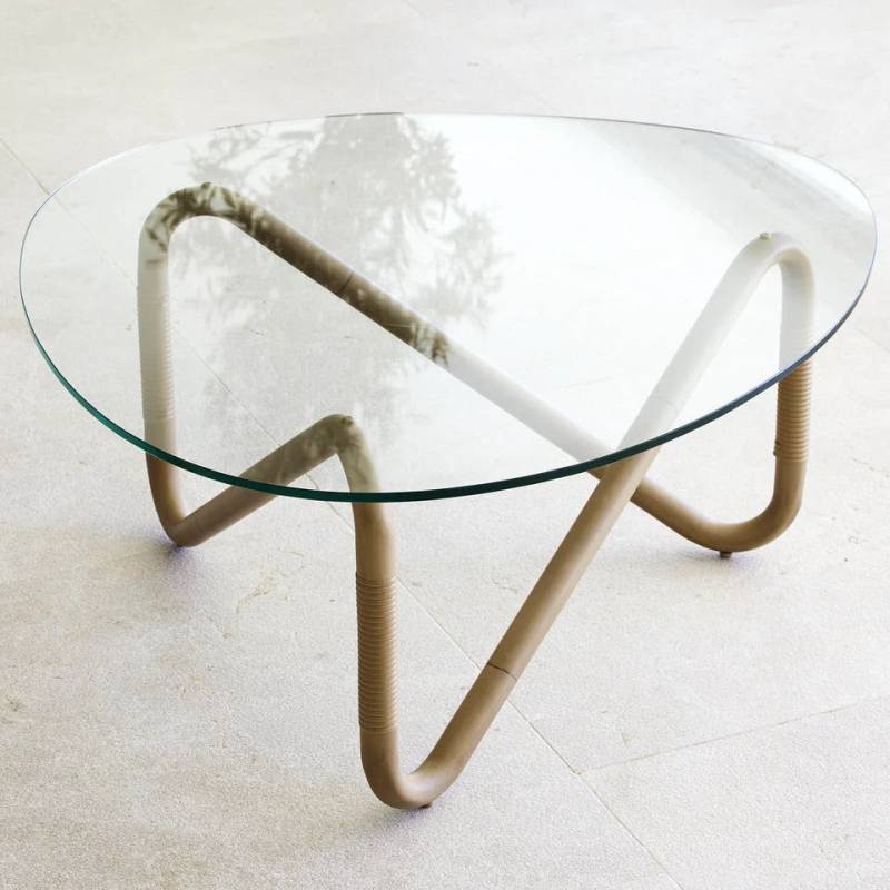 Cane-Line I Wave Couchtisch tropfenförmig 74 cm, organisch von Cane-Line