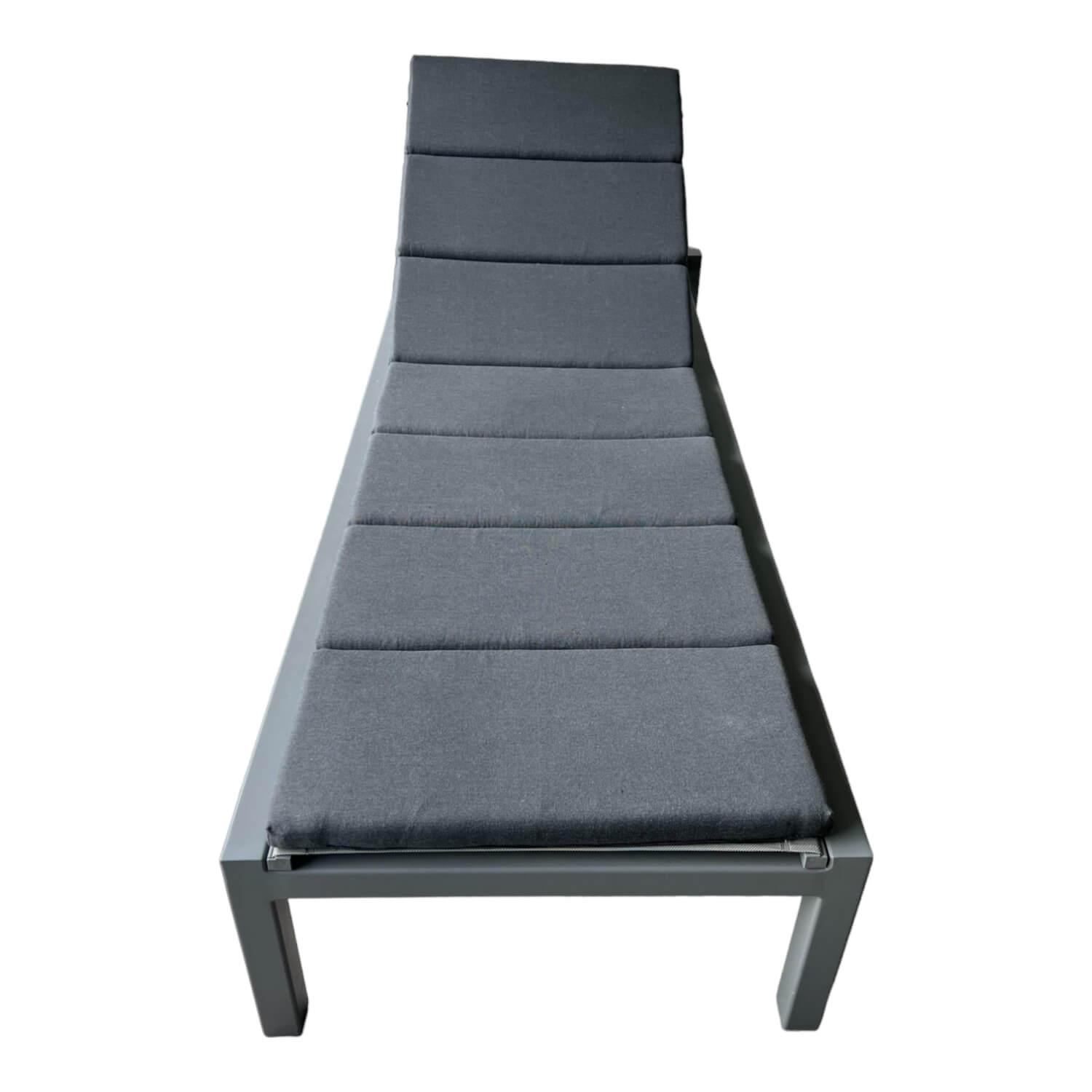 Sonnenliege Relax Auflage Stoffe Natte Grey Grau Gestell Tex light Grey Grau Sonnenliege Relax Auflage Stoffe Natte Grey Grau Gestell Tex light Grey Grau von Cane Line