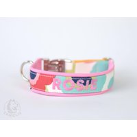 Personalisierbares Hundehalsband Mit Rosa Blumen - Gepolstert Für Ultimativen Komfort Bestickt Name & Telefonnummer Oder Wunschtext von Caniclix