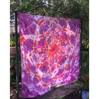 Tie-Dye Mandala Tapestry Oder Tischdecke von CannaLilyDesigns