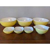 Vintage Pyrex Rühr - Und Servierschalen, 7Er Set, Retro Küche von CanontotheOrdinary