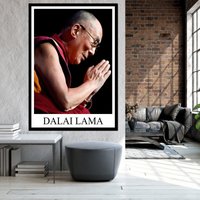 Dalai Lama Porträt, Zeigt Dankbarkeit Kunst, Poster, Spiritueller Avatar Leinwand, Gyalwa Rinpoche Druck, Tibet Wanddekoration von CanvaSale