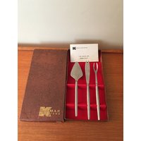 Mid Century Kalmar Servierset, 1960Er Jahre 3 Stk. Snack Set, Made in Italy, Edelstahl Käse Streuer, Utility Messer Und Tidbit Gabel von CapeCodModern