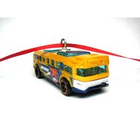 Gelbe Schulbus Weihnachtsbaum Ornament von CarOrnamentsForYou
