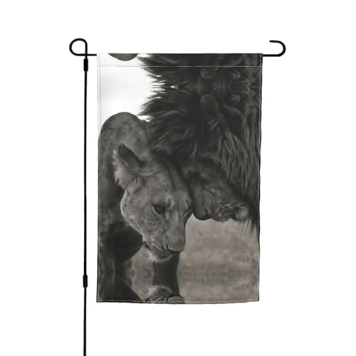 Löwe und Löwin Urlaub Gartenflaggen, 30,5 x 45,7 cm, doppelseitiger Druck, dekorative Flaggen für Außendekoration für alle Jahreszeiten von CarXs