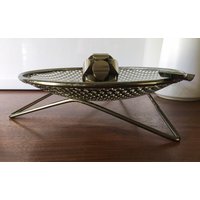 Gelochte Metall Atomic Schale Catchall Nº S30 By Richard Galef Ravenware 50S Aschenbecher Gelochte Metall Atomic Schale Catchall Nº S30 By Richard Galef Ravenware 50S Aschenbecher von CaribeCasualShop