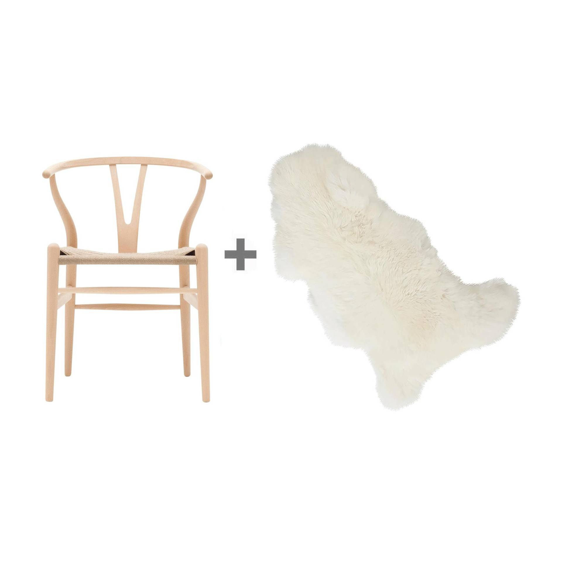 Carl Hansen - Aktionsset CH24 Wishbone Chair mit Fell - Buche geseift/Geflecht Papiergarn natur/BxHxT 55x76x51cm/Lammfell gratis! von Carl Hansen