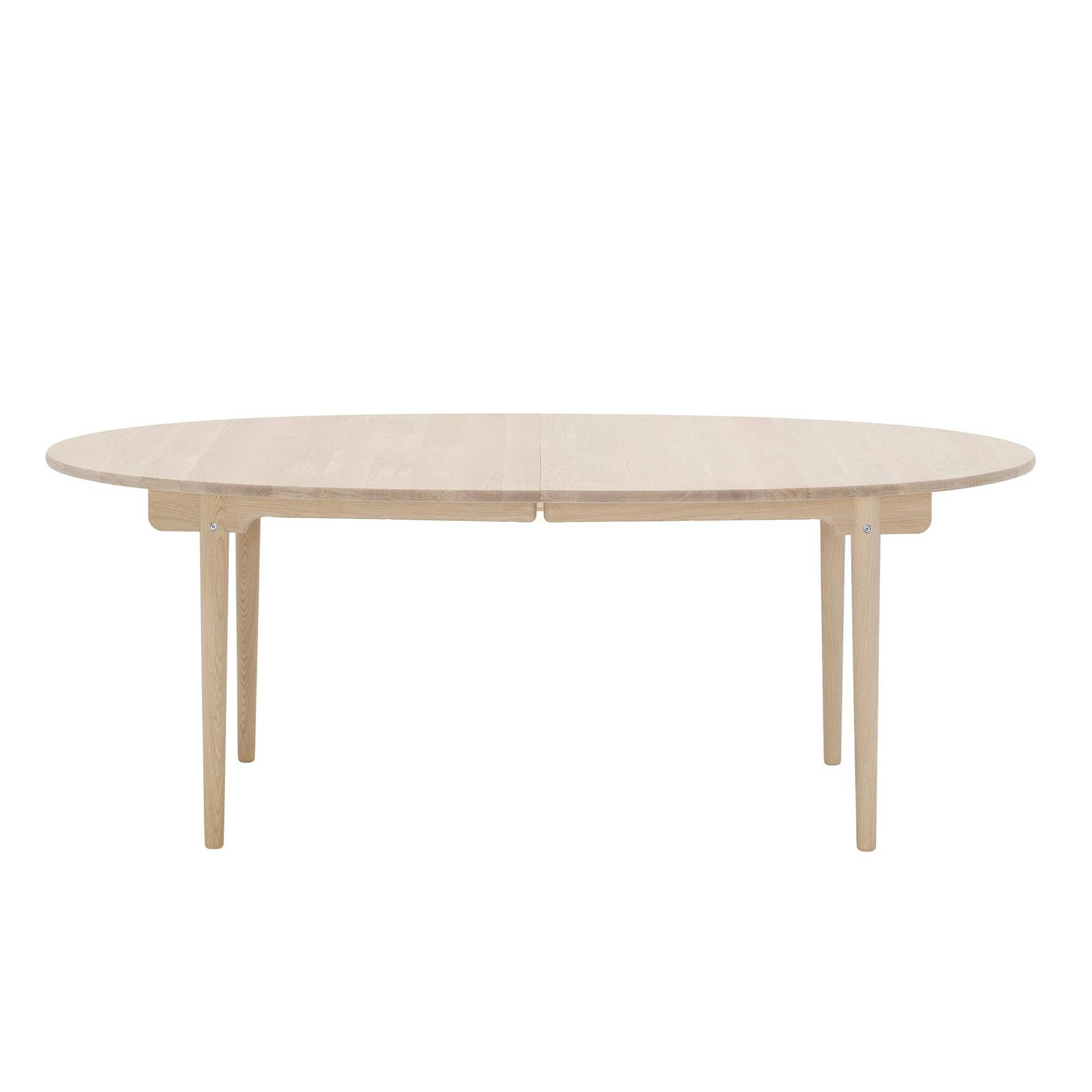 Carl Hansen - CH338 Esstisch 200x115x72cm ausziehbar - Eiche geseift/Tischstärke 2,6cm/mit Auszug für 2 Platten/Beinabstand 124x70cm/1x Holzstützbein von Carl Hansen