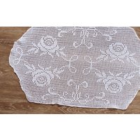 Fein Gehäkelt , Landhaus, Chabby Chic, Rosen , Reine Handarbeit Gehäkelte Spitze Mitteldecke Tischdecke von CarlaWhiteAndNature