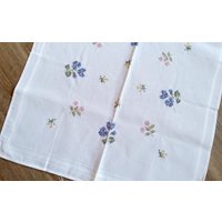 Kreuzstich, Stiefmütterchen, Blumen, Feldblumen, Bunt, Bestickt , Tischdecke, Mitteldecke, Weiss von CarlaWhiteAndNature