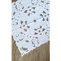 Vintage Madeira Spitze , Mitteldecke, Blumen Beige, Bestickt, Festlich von CarlaWhiteAndNature