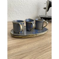 Kaffeetasse Und Teller Set Aus Keramik. Keramik Tee-Set Für Zwei Mit Sahnedose. Handarbeit in Blau. Kaffeetasse. Espressotasse von CaroRozoDesignStudio