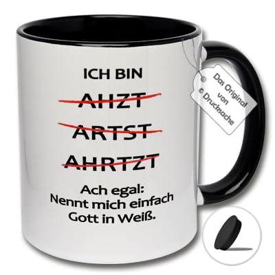 Lustige Kaffeetasse mit Deckel, Ich bin Ahzt ... Ach egal: Nennt mich einfach Gott in Weiß. Tasse für Ärzte (A: Schwarz-Weiße Tasse inkl. schwarzem Tassendeckel) von Carol Rose Photography