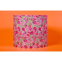 Liberty-Lampenschirm Aus Rosa Arley Garden-Stoff. Wählen Sie 40cm 30cm Oder 20cm Größe Ideal Für Nachttisch/Tisch Stehlampe Und Deckenanhänger von CarolBurnsArt