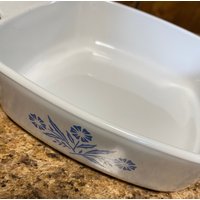 Corning Ware 1 Qt Weiß Mit Blau Blumen Kornblume A-1-B Casserole Usa Gestempelt Weißes Etikett Auf Der Unterseite Corning Ware 1 Qt Weiß Mit Blau Blumen Kornblume A-1-B Casserole Usa Gestempelt Weißes Etikett Auf Der Unterseite von CarolinaMtnCompany