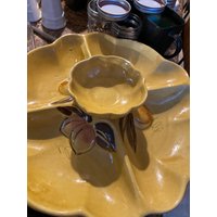 Los Angeles Potteries 5 Abschnitt Gelbes Serviertablett Geprägte Pfirsiche Und Trauben 1965 #28 von CarolinaMtnCompany