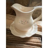 Pfaltzgraff Erinnerung Erbstück Milchkännchen Mit Untertasse Eingestellt Vintage von CarolinaMtnCompany