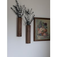 Schlanke 30 cm Walnuss Wandtasche Mit Erhaltenem Eukalyptus Schlanke 30 cm Walnuss Wandtasche Mit Erhaltenem Eukalyptus von CarpenterKatieCo