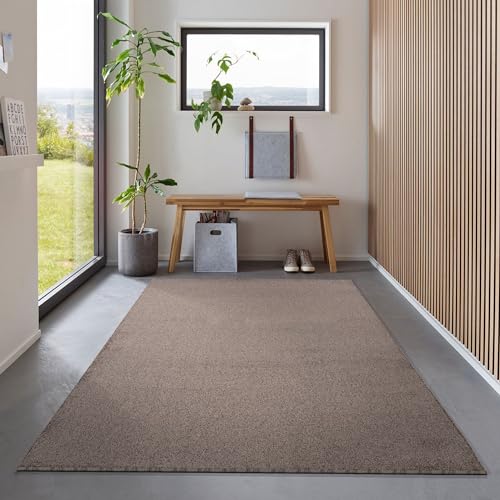 Carpetsale24 Dichtere Kurzflor Teppich Wohnzimmer 140 x 200 cm Mokka Modern Design - Teppich Flauschig, Waschbar, Extra Weich & Pflegeleicht - für Schlafzimmer, Esszimmer - Ideal als Küchenteppich von Carpetsale24