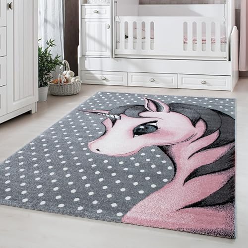 Carpetsale24 Kinderteppich Modern Einhorn-Design Pink 140 x 200 cm - Kurzflor Teppich Kinderzimmer Waschbarer Babyteppich Spielteppich für Junge und Mädchen Extra Weich und Antiallergen Rechteckig von Carpetsale24