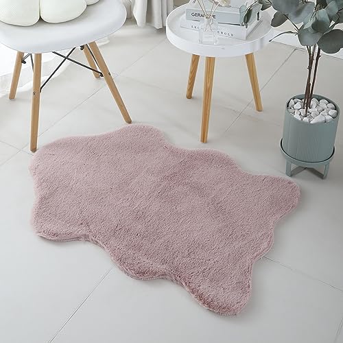 Carpetsale24 Kinderteppich Moderne Fell-Form Design 60 x 90 cm Rosa - Waschbarer Kleiner Teppich Schlafzimmer Extra Weich und Flauschig - Teppich Kinderzimmer für Mädchen und Junge Kunstfell von Carpetsale24