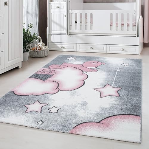 Carpetsale24 Kinderteppich Modern Bär-Design Pink 80 x 150 cm - Kurzflor Teppich Kinderzimmer Waschbarer Babyteppich Spielteppich für Junge und Mädchen Extra Weich und Antiallergen Läufer Flur von Carpetsale24