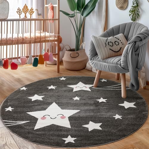 Carpettex Kinderteppich süße Stern Design Grau 120 cm Rund - Kurzflor Teppich Kinderzimmer für Mädchen und Jungen Pflegeleicht Weich - Waschbarer Spielteppich Babyteppich Gaming Teppich Babyzimmer Carpettex Kinderteppich süße Stern Design Grau 120 cm Rund - Kurzflor Teppich Kinderzimmer für Mädchen und Jungen Pflegeleicht Weich - Waschbarer Spielteppich Babyteppich Gaming Teppich Babyzimmer von Carpettex Teppich