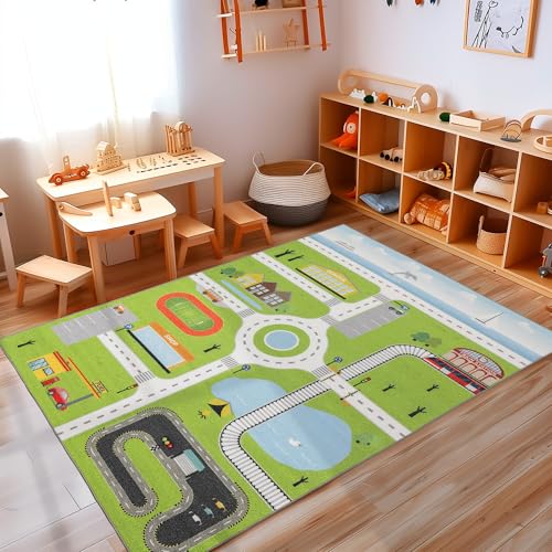 Carpettex Kinderteppich rutschfest | Lehrreiche Grün Straße Design 140 x 200 cm | Kein Abwurf | Kurzflor und Waschbarer Spielteppich für Kinderzimmer für Mädchen und Jungen | Fußball, Auto, Grün von Carpettex Teppich