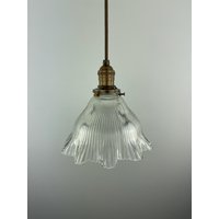 Vintage Geriffelte Holophan Style Clear Cut Glas 8 "Shade Jetzt Eine Wunderschöne Pendelleuchte von CarrollatRiver