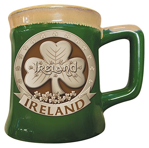 Keramikbecher mit irischem Design eines Kleeblatts, grün von Carrolls Irish Gifts