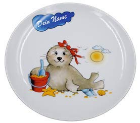 Carstens Keramik Kinderteller Seehund mit Schleife, Eimer & Schaufel Carstens Keramik Kinderteller Seehund mit Schleife, Eimer & Schaufel von Carstens Keramik