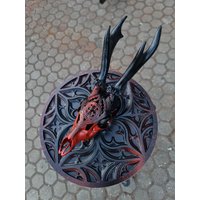 Geschnitzter Echter Rehschädel Mit Ständer Geschnitzter Echter Rehschädel Mit Ständer von Carvedskullart