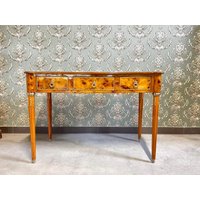 Schreibtisch Im Barockstil Gelbes Holzfurnier, Bronzegriffe von CasAminMobel