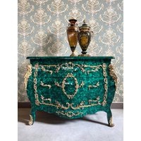 Smaragdgrüne Kommode Im Stil Louis Xv Antikes Königliches Schlafzimmerdekor von CasAminMobel