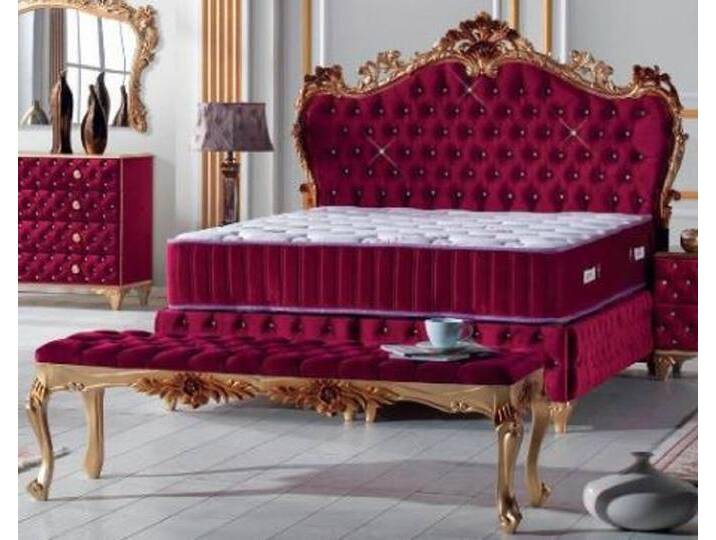 Casa Padrino Barock Doppelbett Bordeauxrot / Gold - Prunkvolles Samt Bett mit Glitzersteinen und Matratze - Komplett Set von Casa Padrino