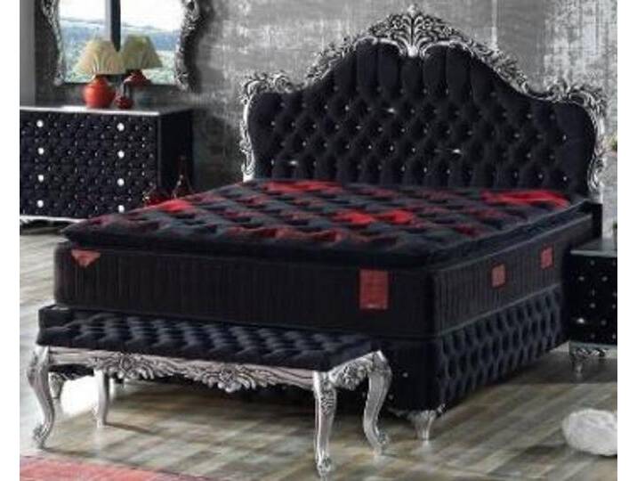 Casa Padrino Barock Doppelbett Schwarz / Silber - Prunkvolles Samt Bett mit Glitzersteinen und Matratze - Komplett Set von Casa Padrino