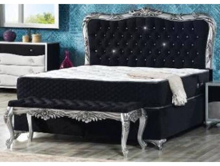 Casa Padrino Barock Samt Bett Schwarz / Silber - Prunkvolles Doppelbett mit Glitzersteinen und Matratze - Barock Schlafzimmer Möbel Casa Padrino Barock Samt Bett Schwarz / Silber - Prunkvolles Doppelbett mit Glitzersteinen und Matratze - Barock Schlafzimmer Möbel von Casa Padrino