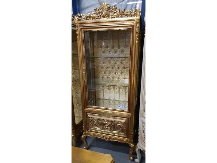 Casa Padrino Barock Vitrine Gold / Braun - Barock Vitrinenschrank mit Glastür und Schublade - Barock Wohnzimmer Möbel - Edel & Prunkvoll von Casa Padrino
