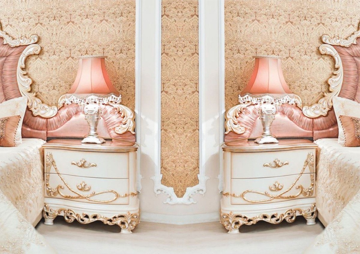 Casa Padrino Beistelltisch Luxus Barock Nachtkommoden Set Weiß / Creme / Kupferfarben 70 x 55 x H. 68 cm - Prunkvolle Massivholz Nachttische - Barock Schlafzimmer Möbel von Casa Padrino