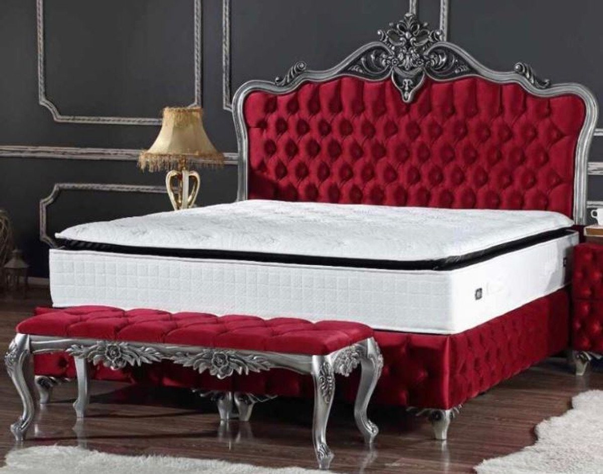 Casa Padrino Bett Doppelbett Bordeauxrot / Silber - Prunkvolles Bett mit Matratze - Möbel von Casa Padrino