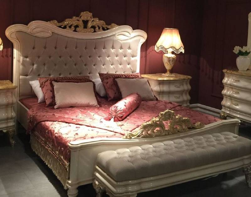 Casa Padrino Bett Doppelbett Grau / Weiß / Gold - Prunkvolles Massivholz Bett mit Glitzersteinen - Schlafzimmer Möbel von Casa Padrino