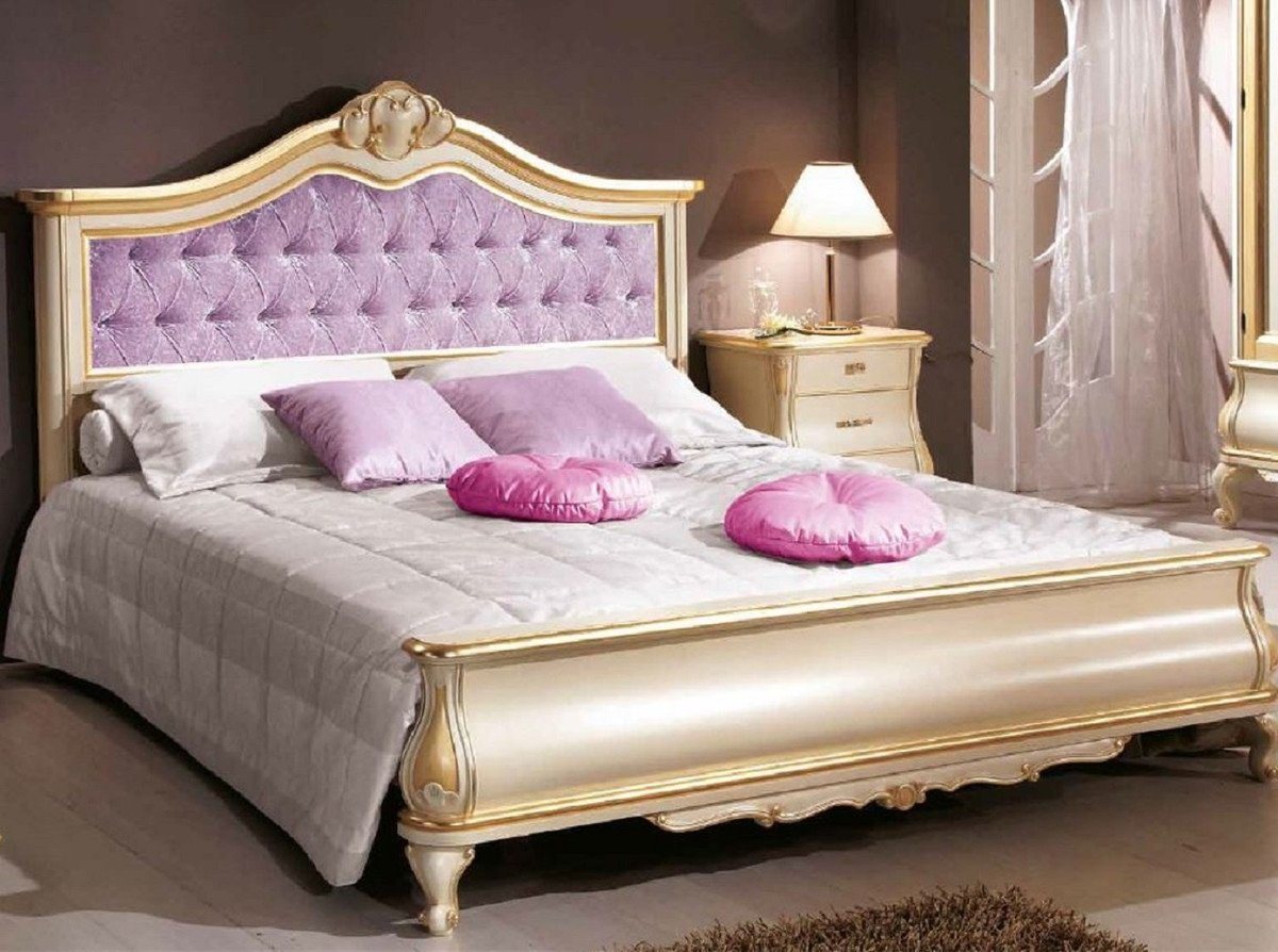 Casa Padrino Bett Doppelbett Lila / Cremefarben / Gold - Prunkvolles Massivholz Bett im Barockstil - Schlafzimmer & Hotel Möbel - Qualität - Made in Italy von Casa Padrino