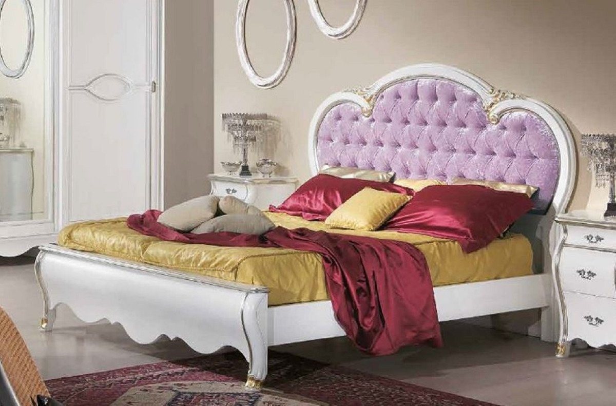 Casa Padrino Bett Doppelbett Lila / Weiß / Gold - Prunkvolles Massivholz Bett im Barockstil - Schlafzimmer & Hotel Möbel - Qualität - Made in Italy von Casa Padrino