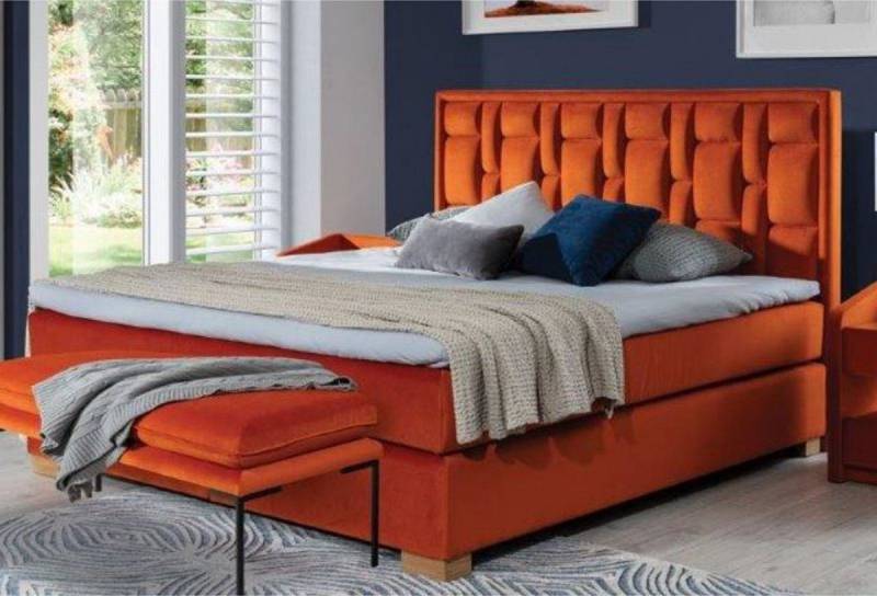 Casa Padrino Bett Doppelbett Orange / Naturfarben - Modernes Massivholz Bett mit Kopfteil und Matratze - Moderne Schlafzimmer Möbel - Kollektion von Casa Padrino