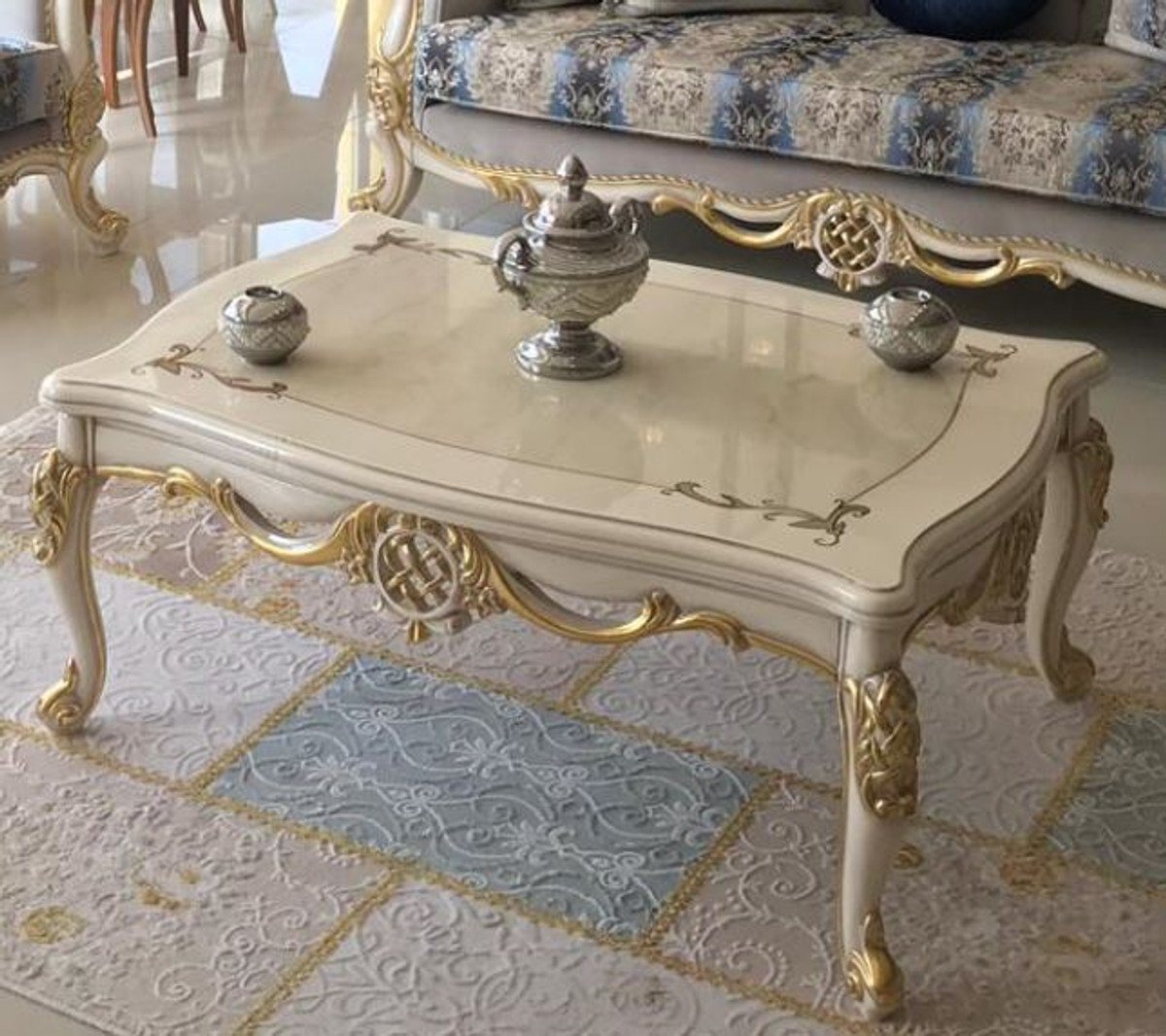 Casa Padrino Couchtisch Luxus Barock Couchtisch Weiß / Gold 118 x 87 x H. 50 cm - Massivholz Wohnzimmertisch - Möbel im Barockstil von Casa Padrino