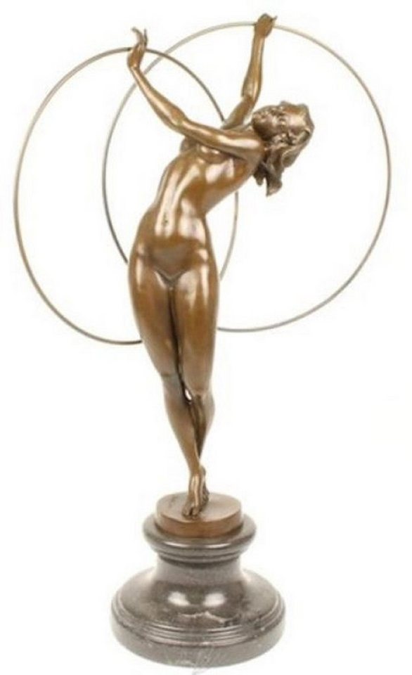 Casa Padrino Dekofigur Luxus Bronze Figur Hula Hoop Tänzerin Bronze / Schwarz 26,5 x 19,9 x H. 69,2 cm - Deko Bronze Skulptur mit Marmorsockel - Deko Accessoires von Casa Padrino