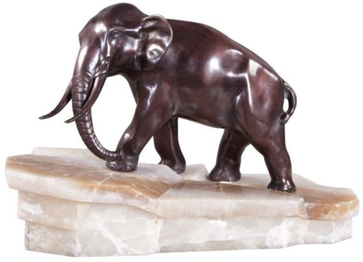 Casa Padrino Dekofigur Luxus Bronzefigur Elefant auf Marmorsockel Bronze / Weiß 44 x 19 x H. 30 cm - Luxus Qualität von Casa Padrino